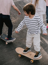 Cargar imagen en el visor de la galería, Tricks Serotonine 7.87" Complete Skate