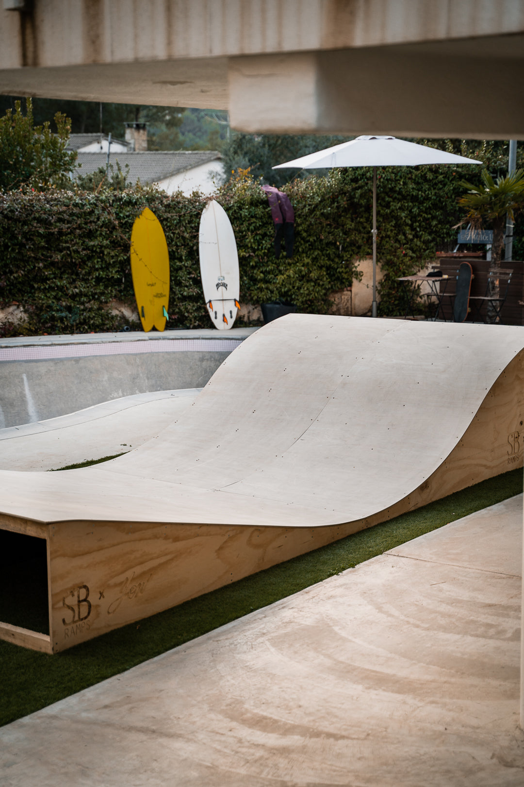 Wave Skate Rails SURFSKATE WAVERAMP 2 MÓDULOS (MADERA) – SB RAMPS